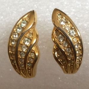 SWAROVSKI SAL CLEAR CRYSTAL GOLD TONE EARRINGS